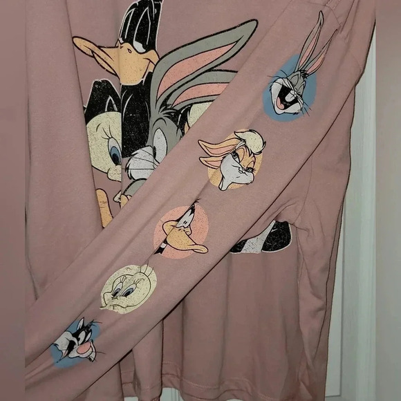 NWT Looney Tunes Women's Cropped Long Sleeve Graphic Tee Size 3XL - Picture 4 of 8